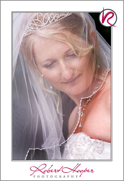 Nikki Pither and Jason Annear\'s wedding day. Photography by Robert Hooper Photography