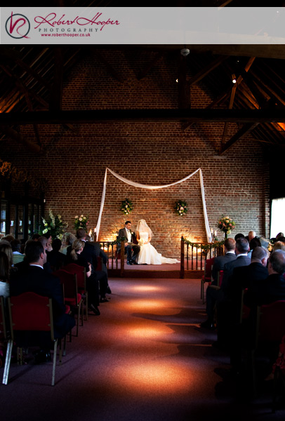Wedding photography at Cooling castle Barn, Rochester 0409-ljjn-0164