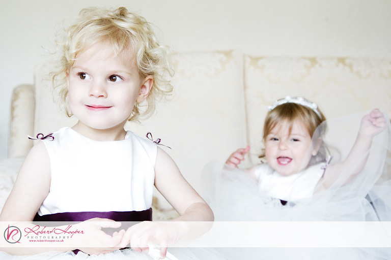 Cute bridesmaids by Robert Hooper Photography 0709-APPB-0013