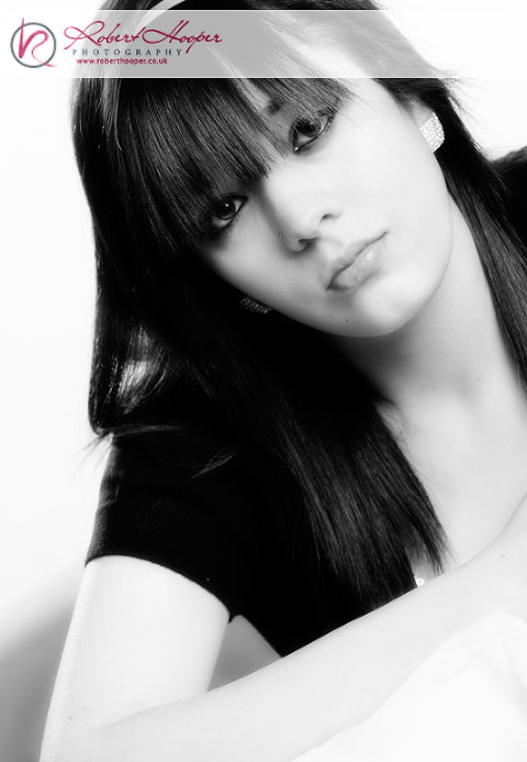 Contemporary portraiture in Surrey by Robert Hooper Photography 0809-MF-0045-Edit