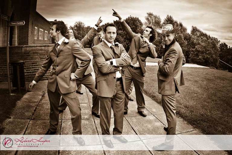 "The boys" - modern fun wedding photography by Robert Hooper 0909-SDJH-0335