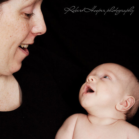 New baby and Mum photographed together by Robert Hooper Photography 0210-NJ-0016