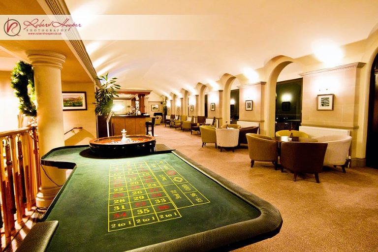 The Long Bar of the London Golf Club