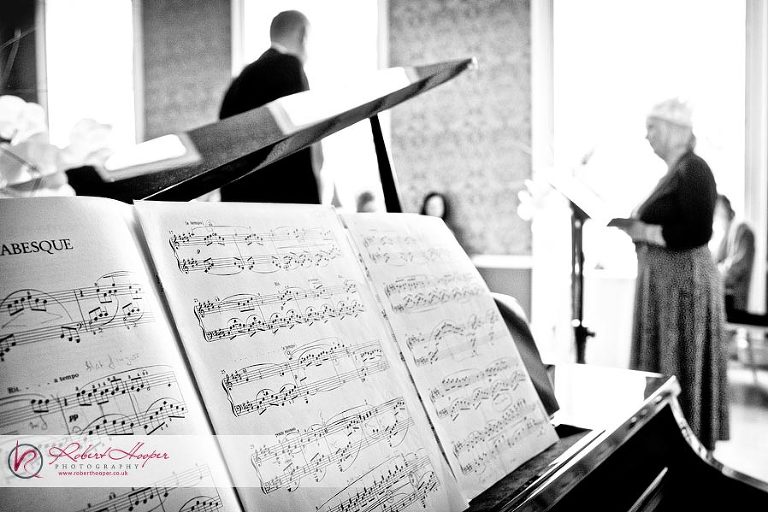 Creative documentary wedding photography 