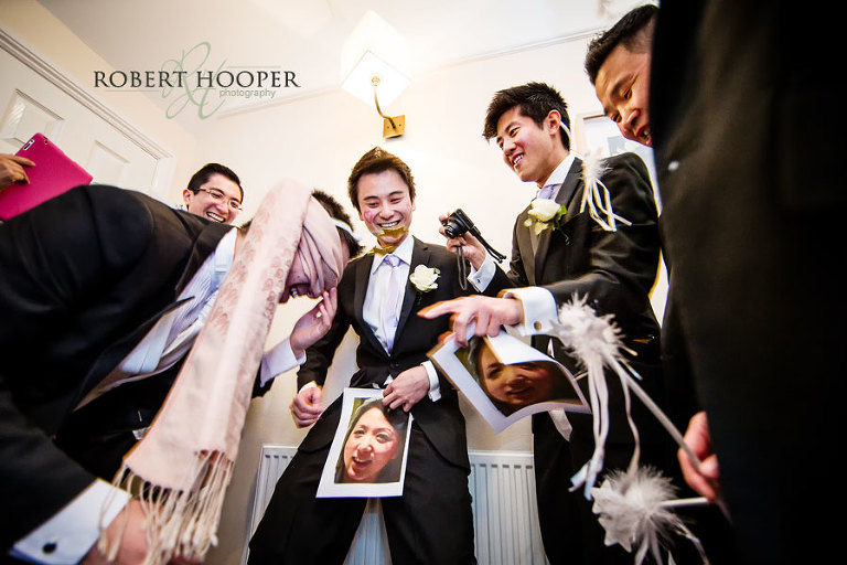 Hilarious Chinese wedding door games fun