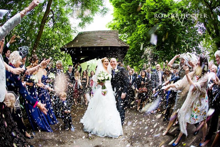 Kent wedding confetti showers couple