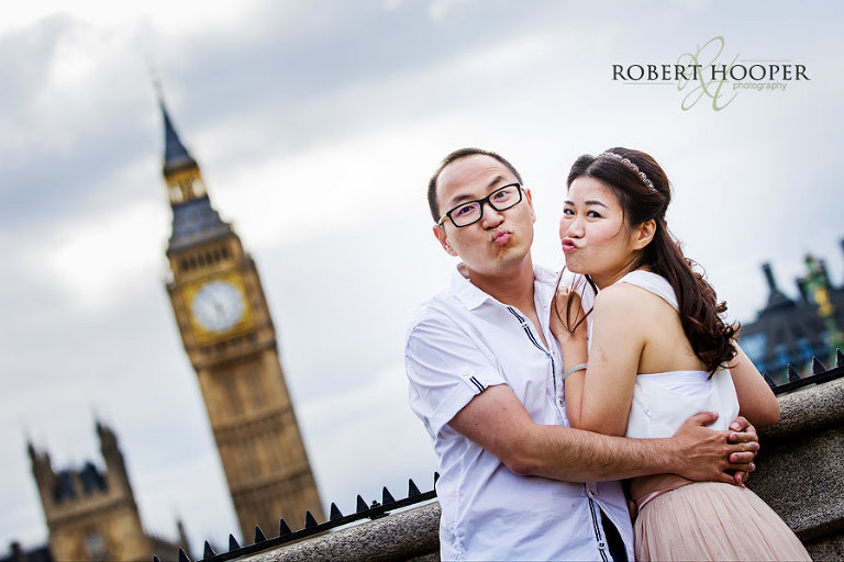 Fun Chinese pre wedding photography in London with Big Ben and Westminster Houses of Parliament