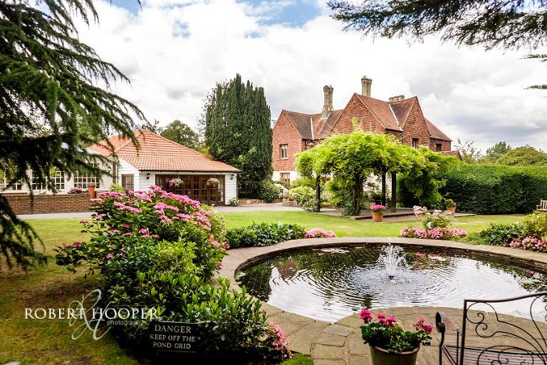 Surrey Wedding Photography Oaks Farm Robert Hooper Photography