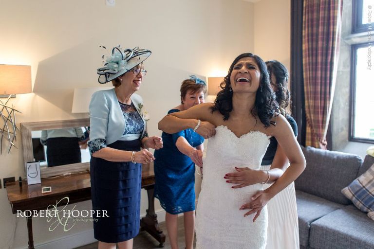 bridal preps Froyle Park wedding day