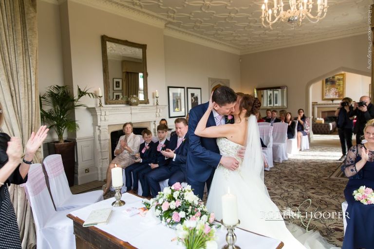 wedding ceremony at Hartsfield Manor
