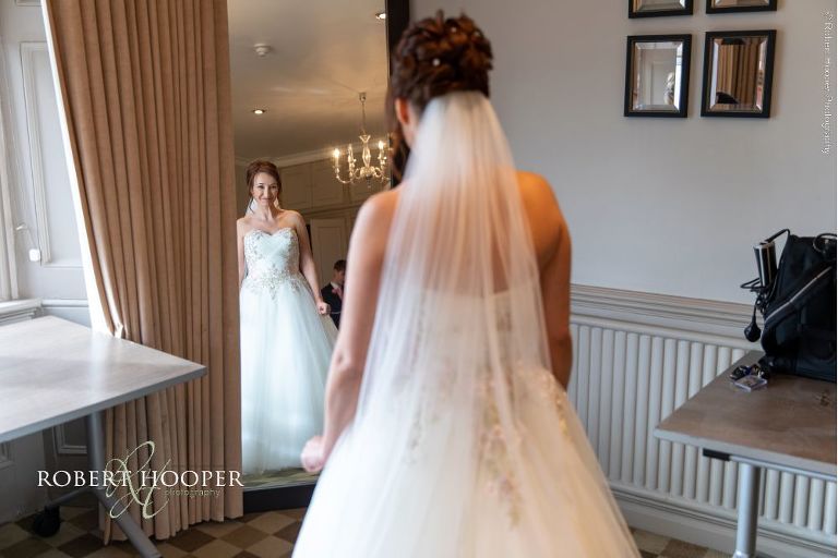 Bridal preps for wedding day