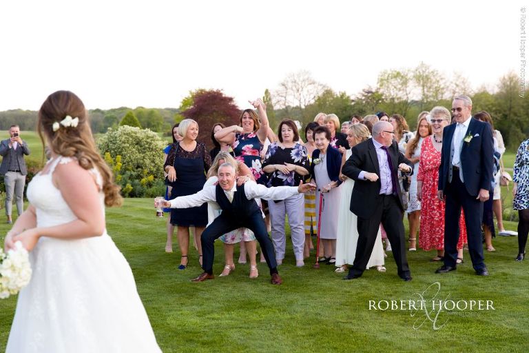 bouquet toss