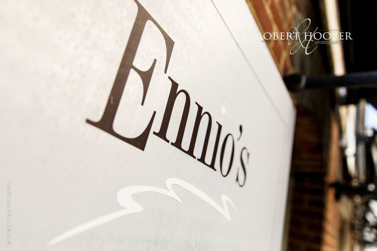 Ennios Restaurant Sign