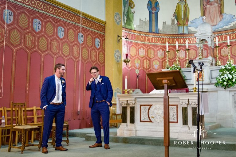 groom waiting for bride