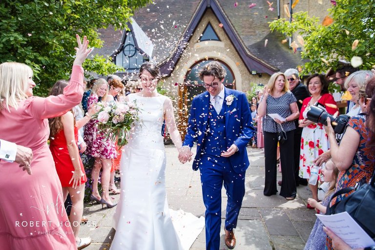 wedding confetti throwing