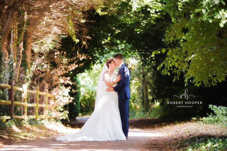 Outdoor-wedding-ceremony-Oaks-Farm-8