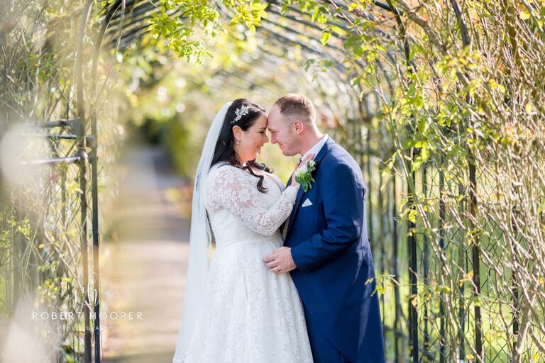 Morden Hall Wedding Photographer (23)